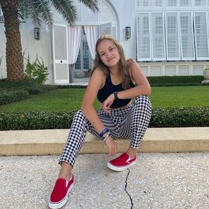 Meet your Posher, Ashton